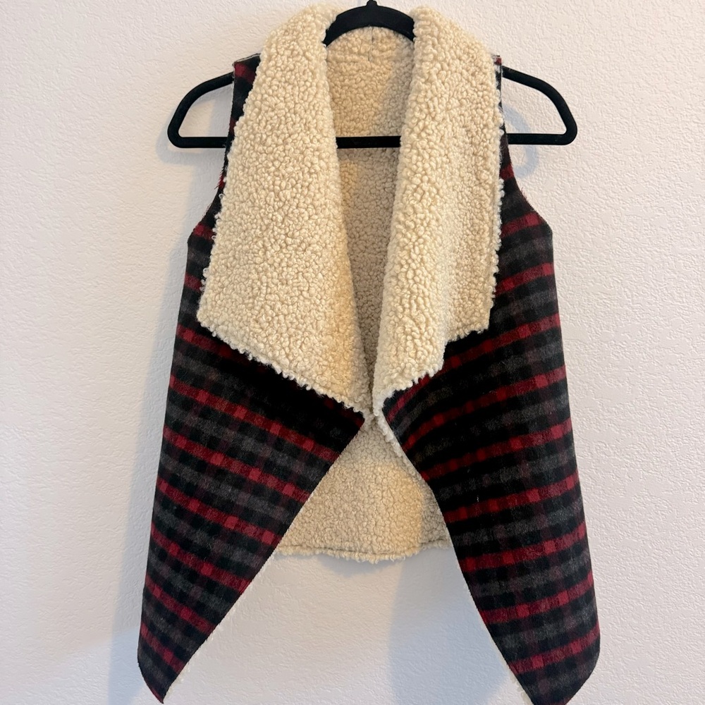 RUYI Fly Away Chambray Plaid Print Vest Faux Fur (O/S)